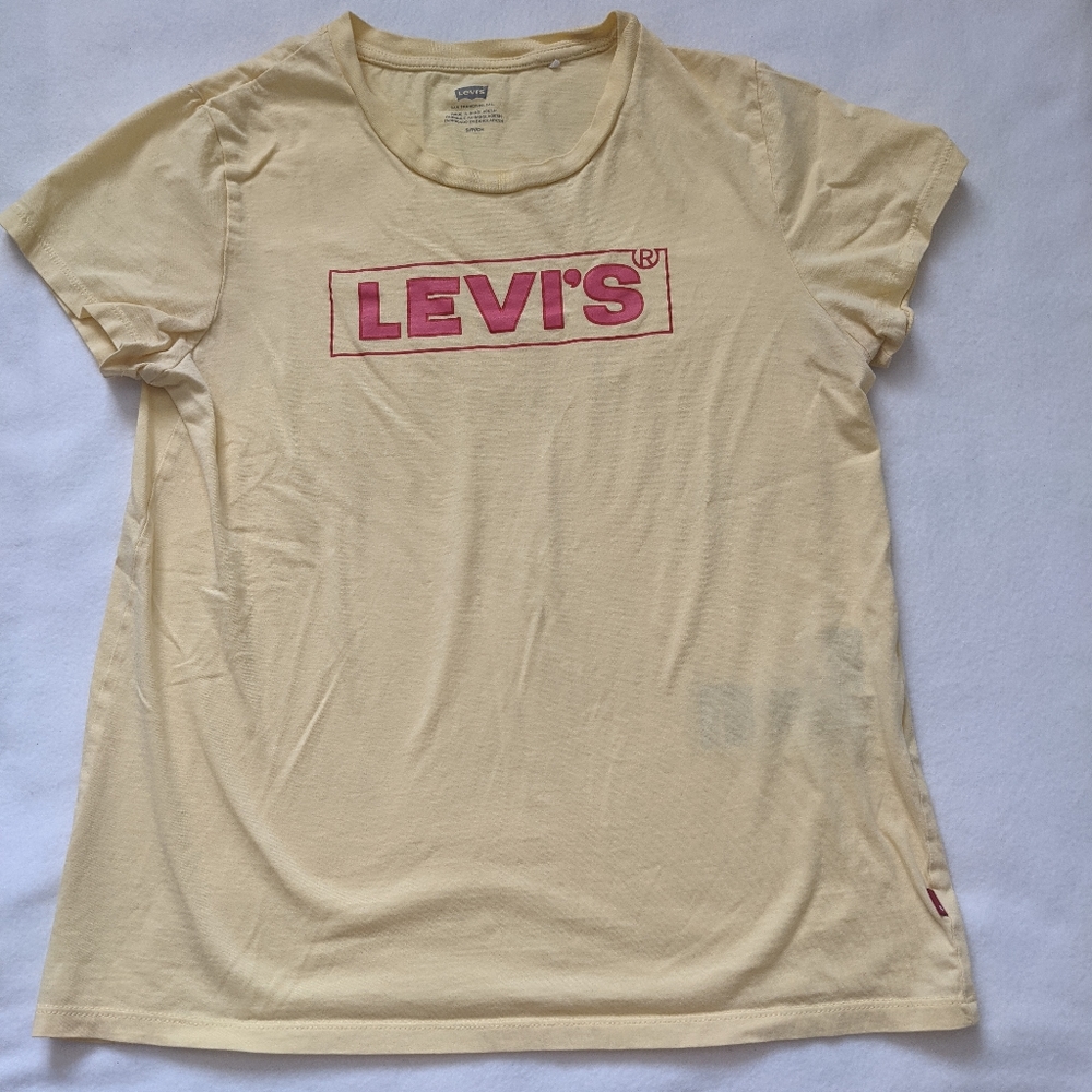 XX Yellow Levi's shirt